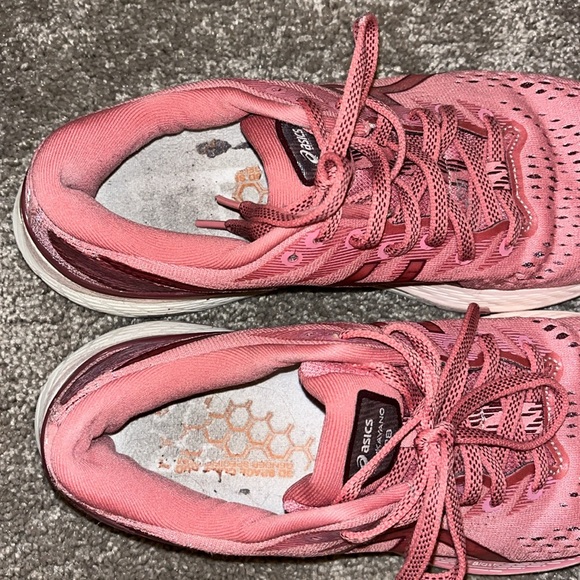 Women’s ASICS size 9 - Picture 7 of 8